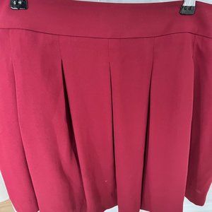 Banana Republic burgundy pleated mini-skirt
